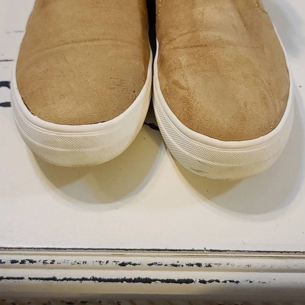 La Sheela Women's Slip-on Shoes Tan Faux Suede W/Cream Faux Fur Size 8 1/2‎ EUC